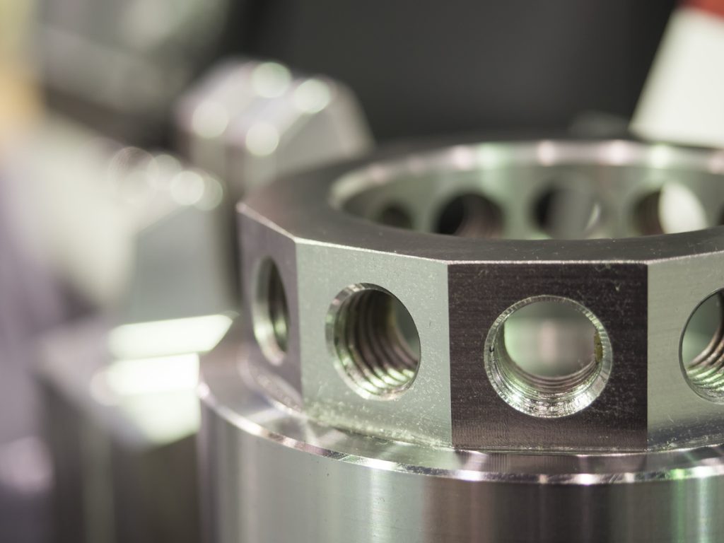 operator inspection dimension of high precision cnc turning parts
